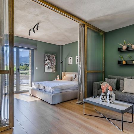 Oniropetra Boutique Hotel Карпенисион Экстерьер фото