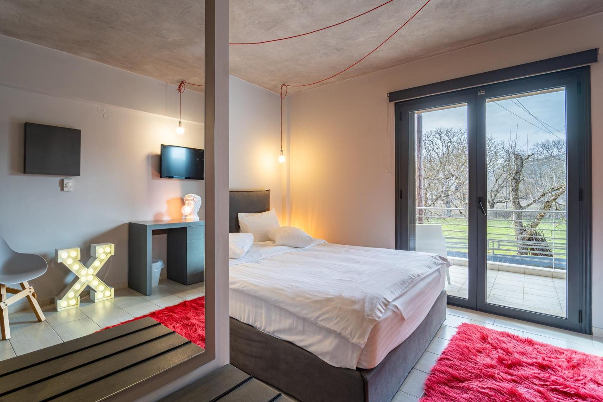 Oniropetra Boutique Hotel Карпенисион Экстерьер фото